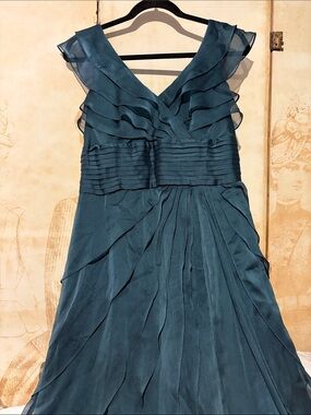 Adrianna Papell Teal  Ruffle Evening Dress:size 10